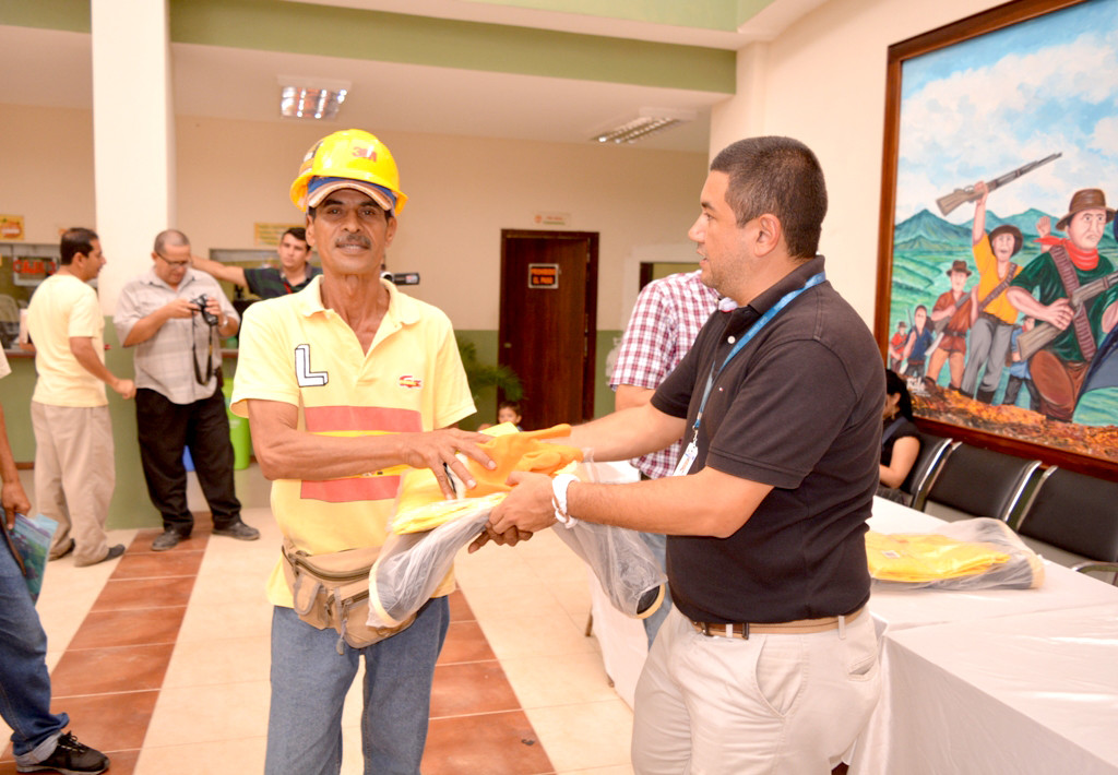 11 ENTREGA DE MATERIALES CHONE