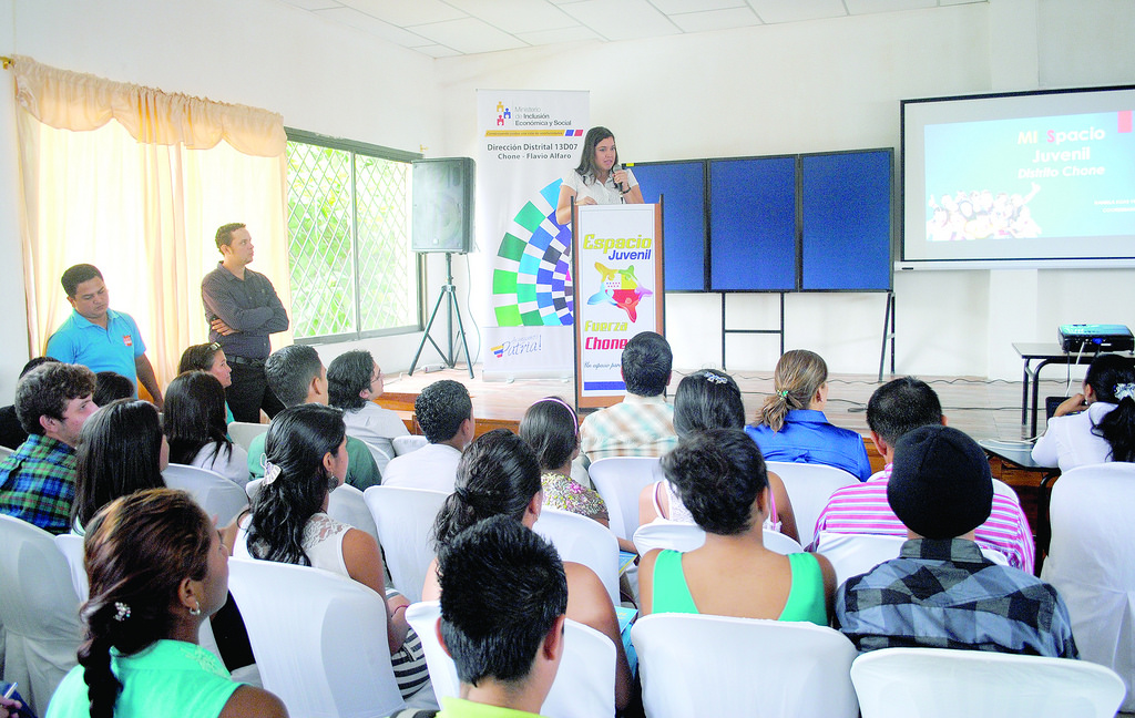 Se firmó acta de compromiso  con los jóvenes manabitas