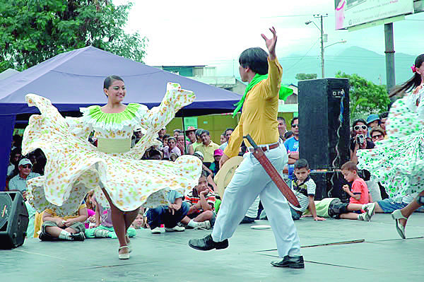 Continúan festividades  del Manabitismo