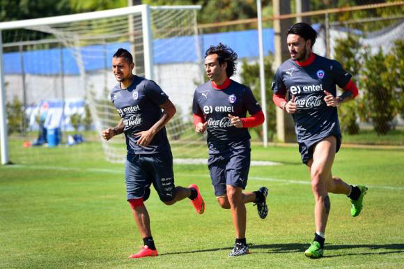 Helicóptero de televisión brasileña  interrumpe el entrenamiento de Chile