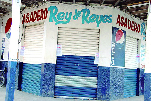 Portoviejo: Dos asaderos clausurados  por ocupar la vía pública