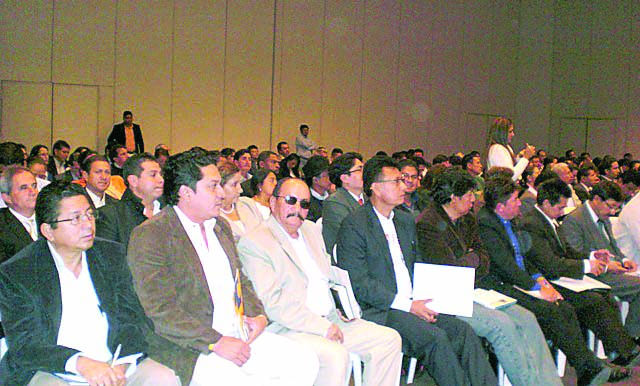 Alcalde asiste a  taller del MIES en Quito