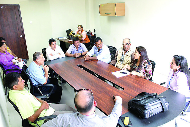 Representantes comunitarios trataron temas viales con Vicealcaldesa de Chone