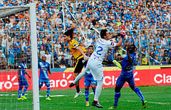 Barcelona araña el empate ante Emelec en la primera final
