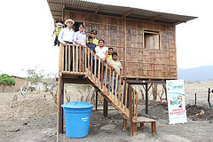 Familia afectada por incendio en Picoazá