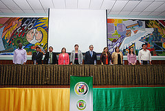 Prefecto en inauguración de evento productivo