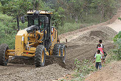 Iniciaron trabajos de rehabilitación de la vía El Ajo-El Dique