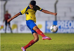 Dos hijos de exfiguras del fútbol sudamericano comparten el liderato de goleadores del Sub 20