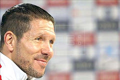 Simeone insiste en la  necesidad de entender cómo atacar al Barcelona