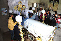 Adolescente muere  ahogada en piscina