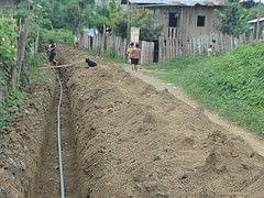 En Chone instalan red de agua potable en La Victoria