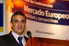 El ministro de Comercio Exterior de Ecuador anuncia su retirada del Gobierno