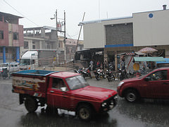 Varias horas de torrencial aguacero cayó en Chone