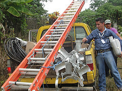 GAD y CNEL Instalan nuevas luminarias en varios sectores