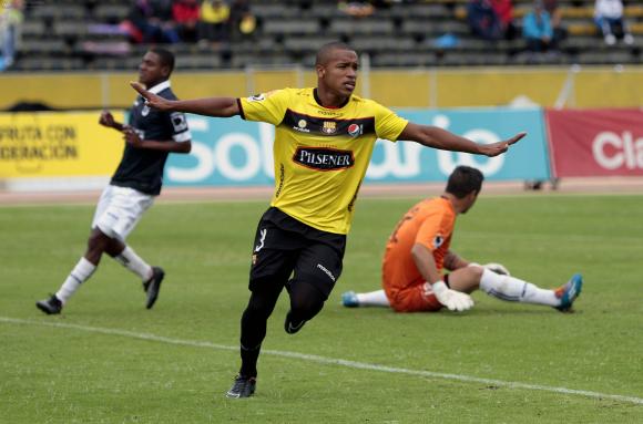 Barcelona gana 2-1 a Universidad Católica en Quito