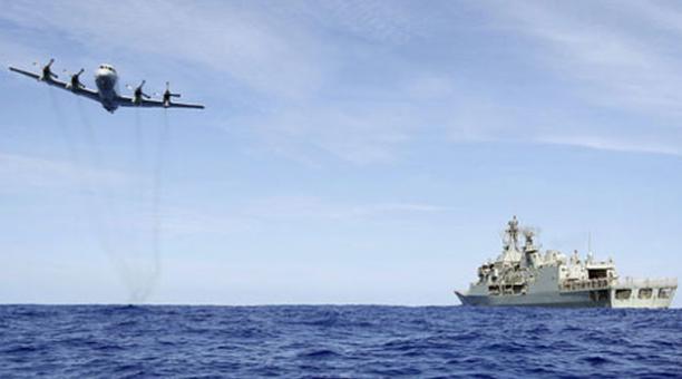 Dos barcos rastrearán en el océano Índico al avión desaparecido MH370