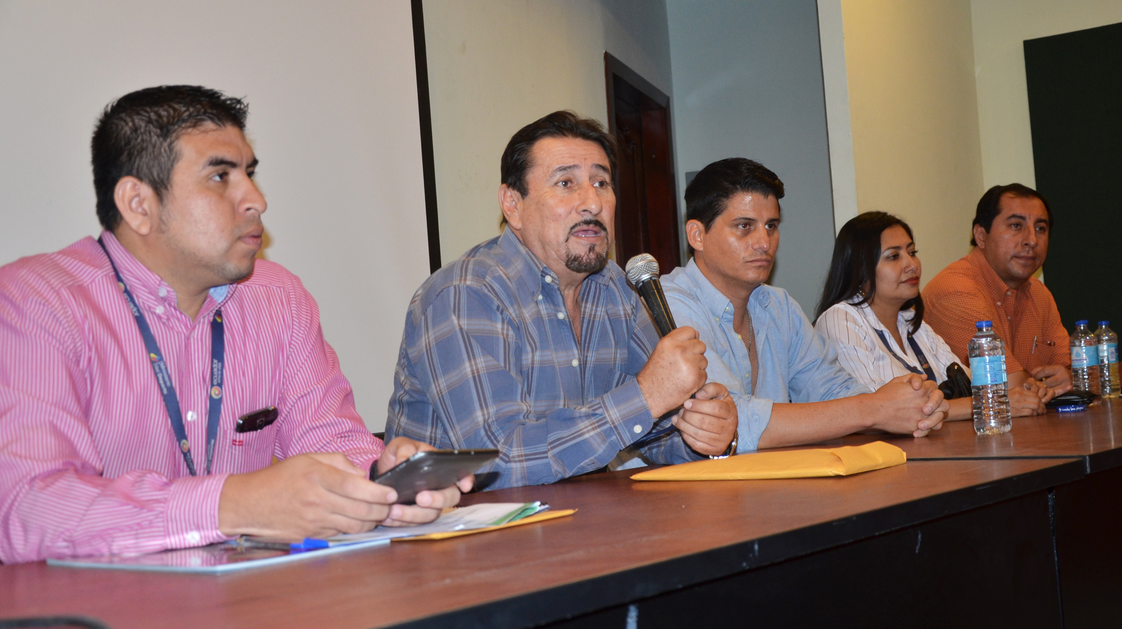 El presidente de FDM, Jose Alava, interviene