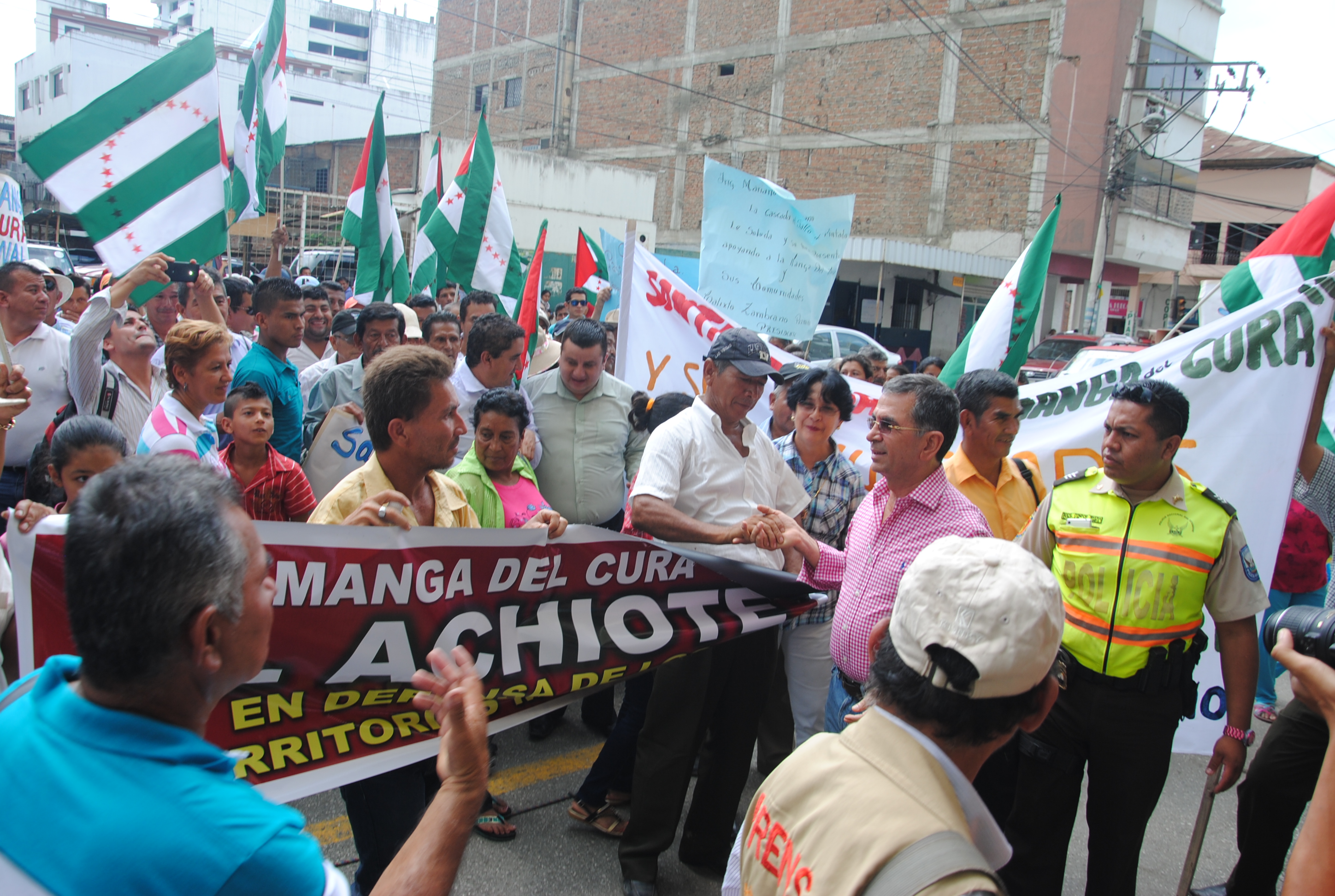 Lideres de la Manga del Cura expresarón en las calles que son de Manabí
