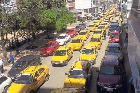 Taxistas-de-Portoviejo-se-paralizaron-en-rechazo-a-las-tarifas