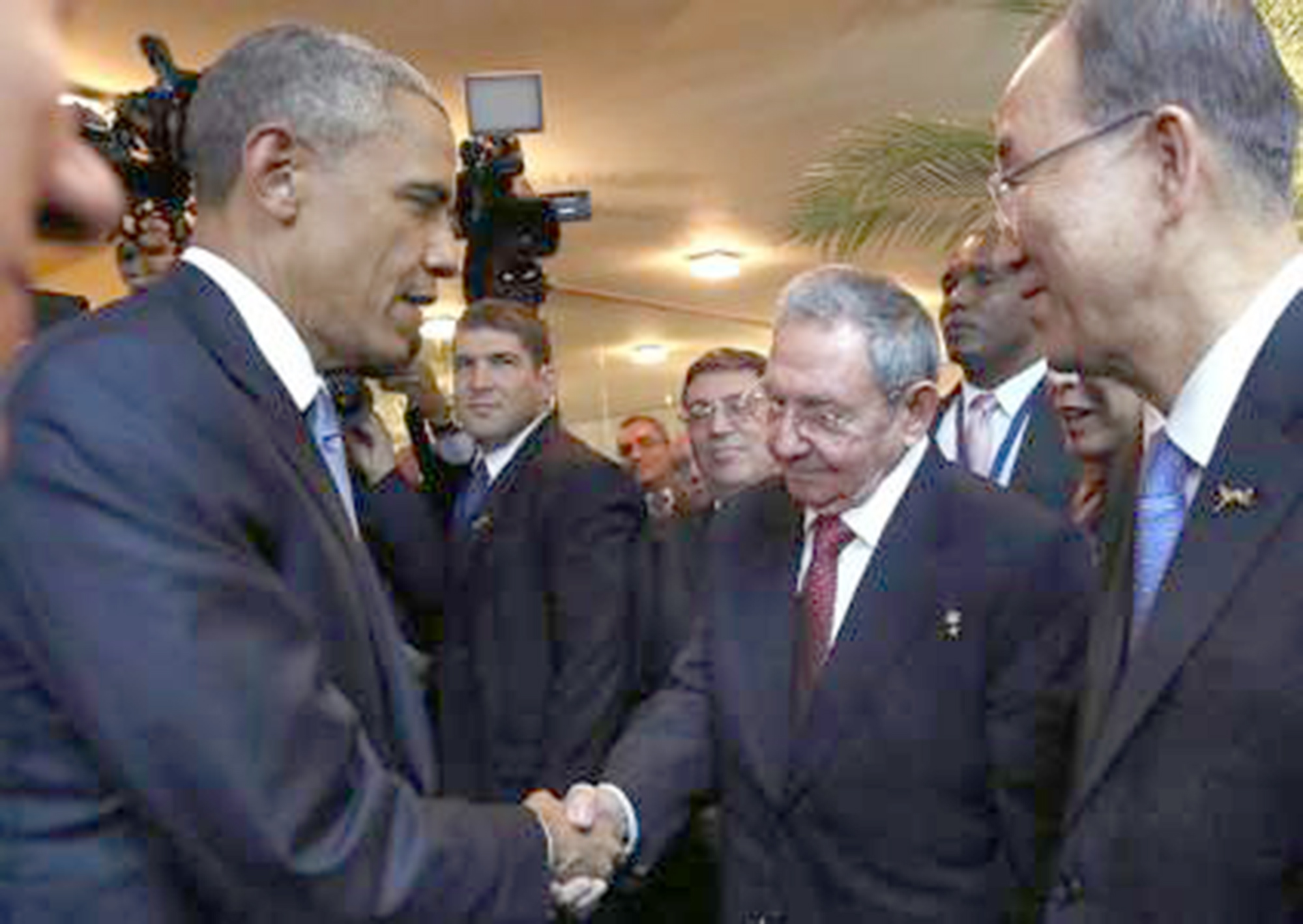 dt.common.streams.StreamServer