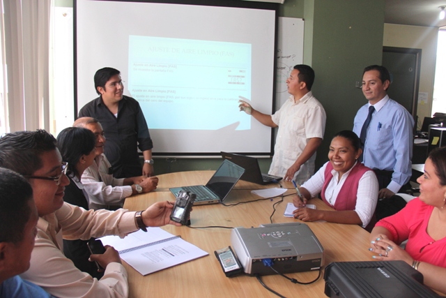 El personal de la Dirección de Ambiente se capacita en el uso de los nuevos equipos