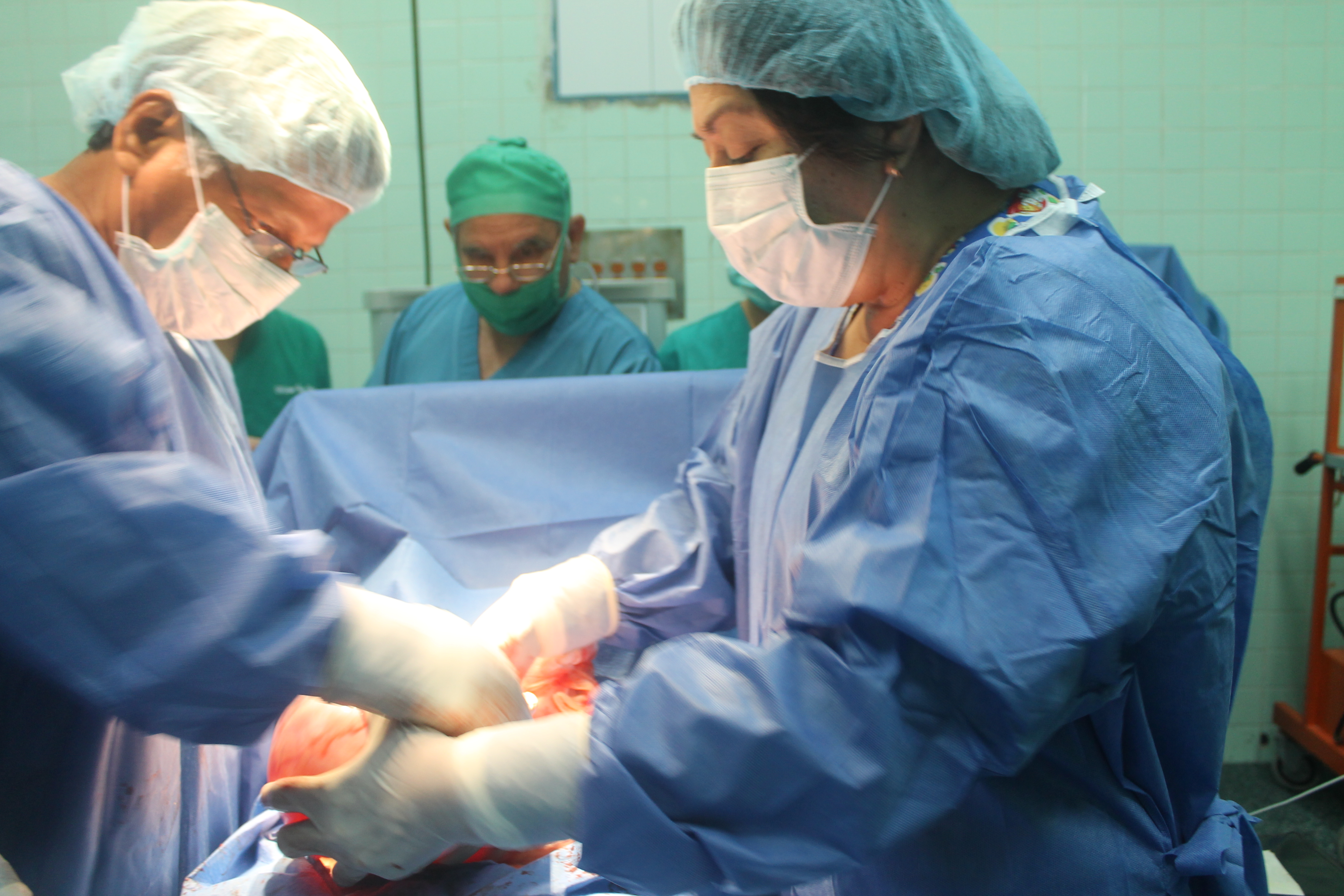 Realizan extracción de tumor en el  Verdi Cevallos