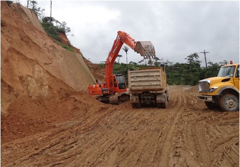 Trabajos para asfaltar la vía Zumbi-Dorado-Guayzimi se realizan en doble jornada