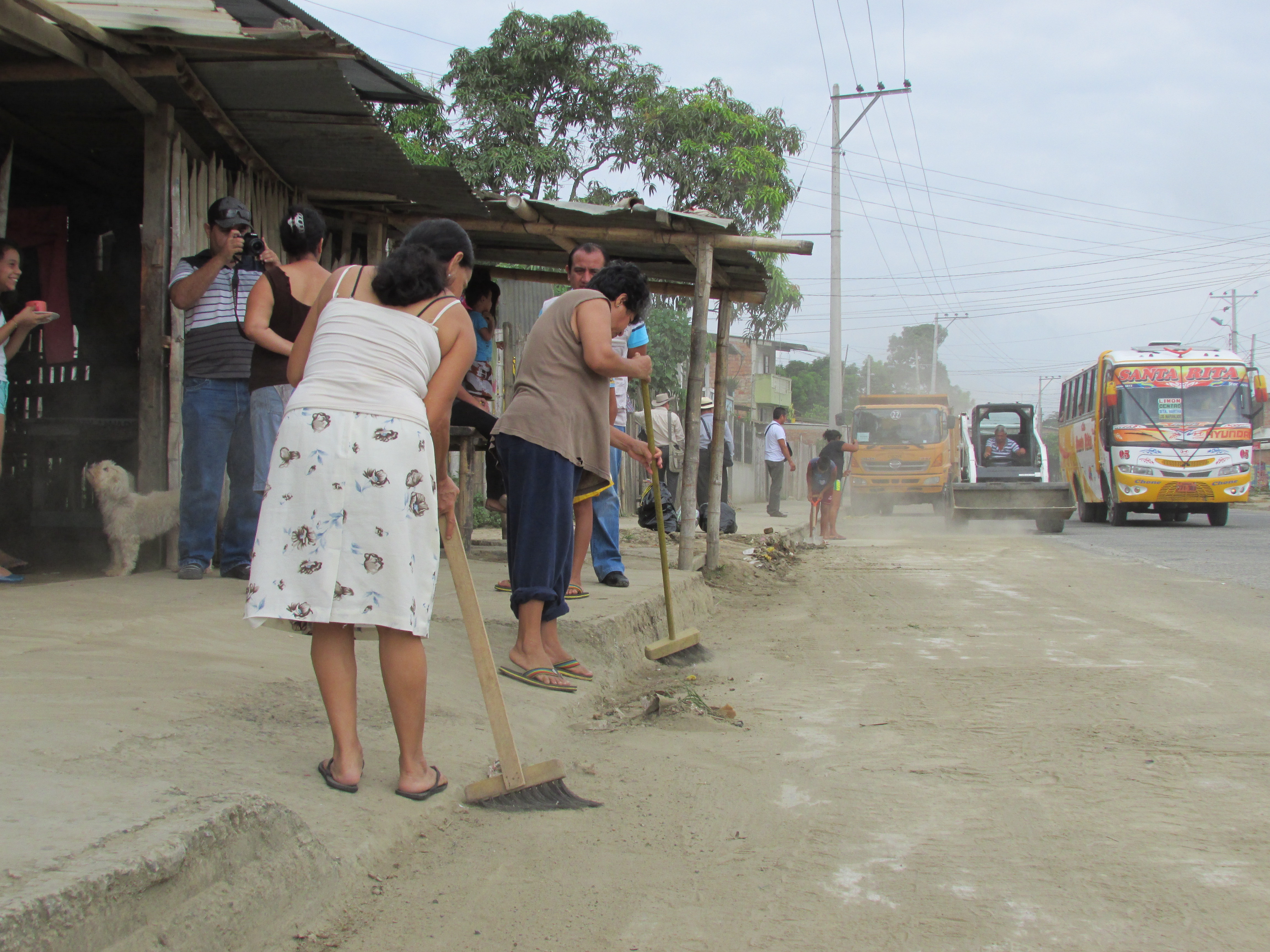 Minga “Chone Unido contra el Chikungunya” tuvo gran aceptación en la comunidad