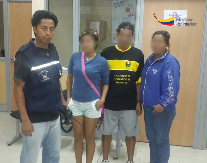 Adolecente que estaba desaparecida, fue recuperada por Agentes de la Dinapen en el terminal terrestre del CantÃ³n Chone