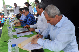 Presidente de ASOGOPAR Manabí firma convenio con BEDE 
