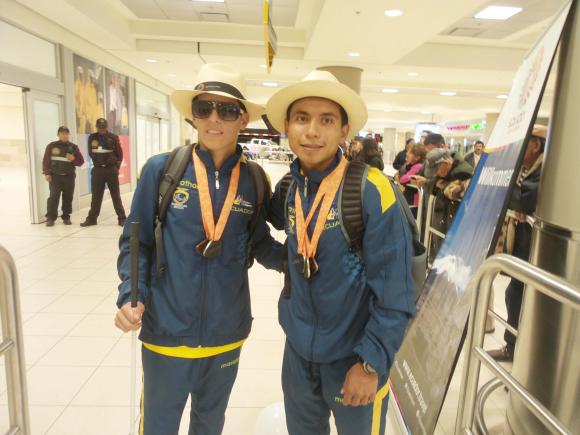 Atleta con discapacidad visual Darwin Castro cosecha tres medallas