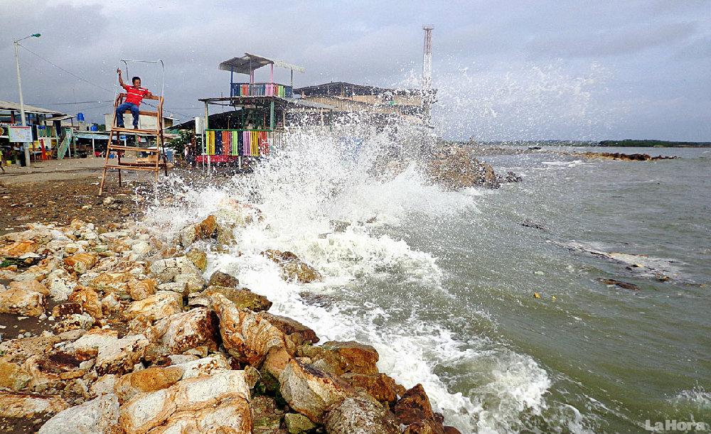 Piden tomar precauciones  ante intensidad de oleajes