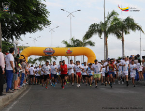 Alrededor de 1300 personas participaron de la carrera 5K en Manta (1)