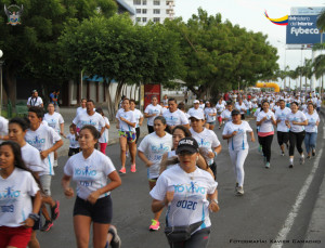 Alrededor de 1300 personas participaron de la carrera 5K en Manta