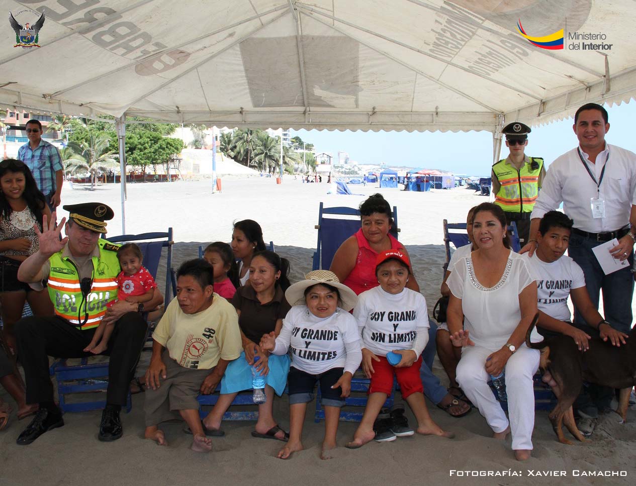 Manta: Ciudadanos con síndrome de Laron disfrutaron del mar, sol y arena de El Murciélago