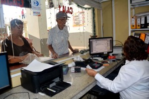 4 Ramon Antonio Loor, realiza pagos de predios (1)