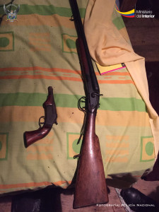 Armas de fuego incautadas durante allanamiento ejecutado en el sector El Bejuco del cantón Chone