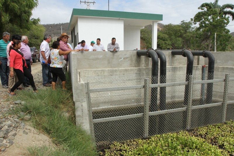 Prefecto y Viceprefecta de Manabí recorren sistema de riego San Ramón