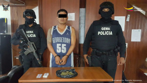 Máximo Plutarco V.V., detenido por presunto expendio de drogas en la parroquia Eloy Alfaro del distrito Manta