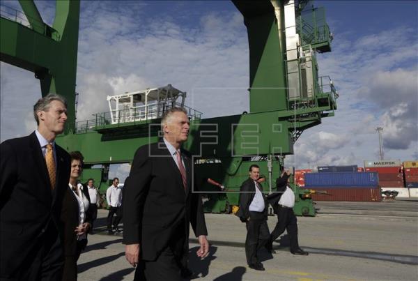 El gobernador de Virginia cree que Obama “debería y visitará” Cuba este año