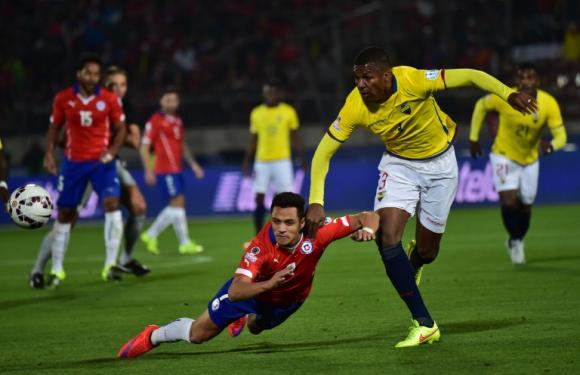 Colo Colo de Chile anhela contar con el zaguero ecuatoriano Frickson Erazo