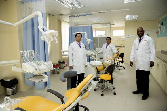 IESS de Ecuador depurará los  contratos de clínicas privadas