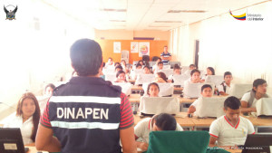 Capacitación preventiva, brindada por la Dinapen a estudiantes de secundaria en Manabí (1)