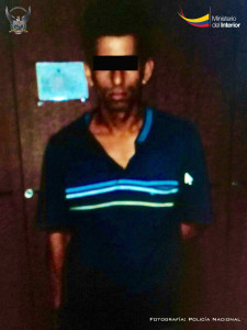 Roger Humberto M.V., detenido por presunto expendio de drogas en el sector La Floreana del distrito Manta (1)