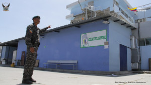 El rescatista del GIR%2c narra su intervención en el hospital del IESS que fue afectado por el terremoto del 16 de abril