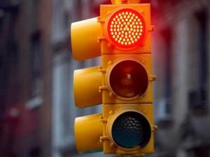 20161115043730_inician-trabajos-de-semaforizacia-n_tn1