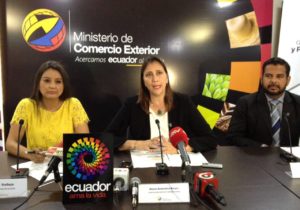 María Antonieta Reyes, Subsecretaria de Servicios de Comercio Exterior, Silvana Vallejo, directora ejecutiva de Pro Ecuador y Jorge Rosales, coordinador zonal 5 del MIPRO. dan detalles del evento a realizarse en Guayaquil.