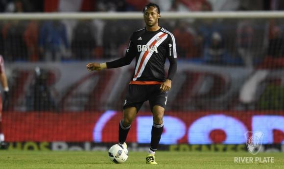 Tres ecuatorianos figuran  entre los futbolistas nominados