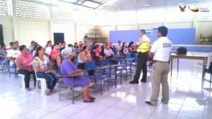 thumbnail_socializacion-de-la-campana-abracemos-a-nuestros-hijos%2c-realizada-en-portoviejo-2