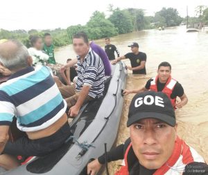 thumbnail_Rescate y evacuación de personas afectadas por las inundaciones en Manabí (7)
